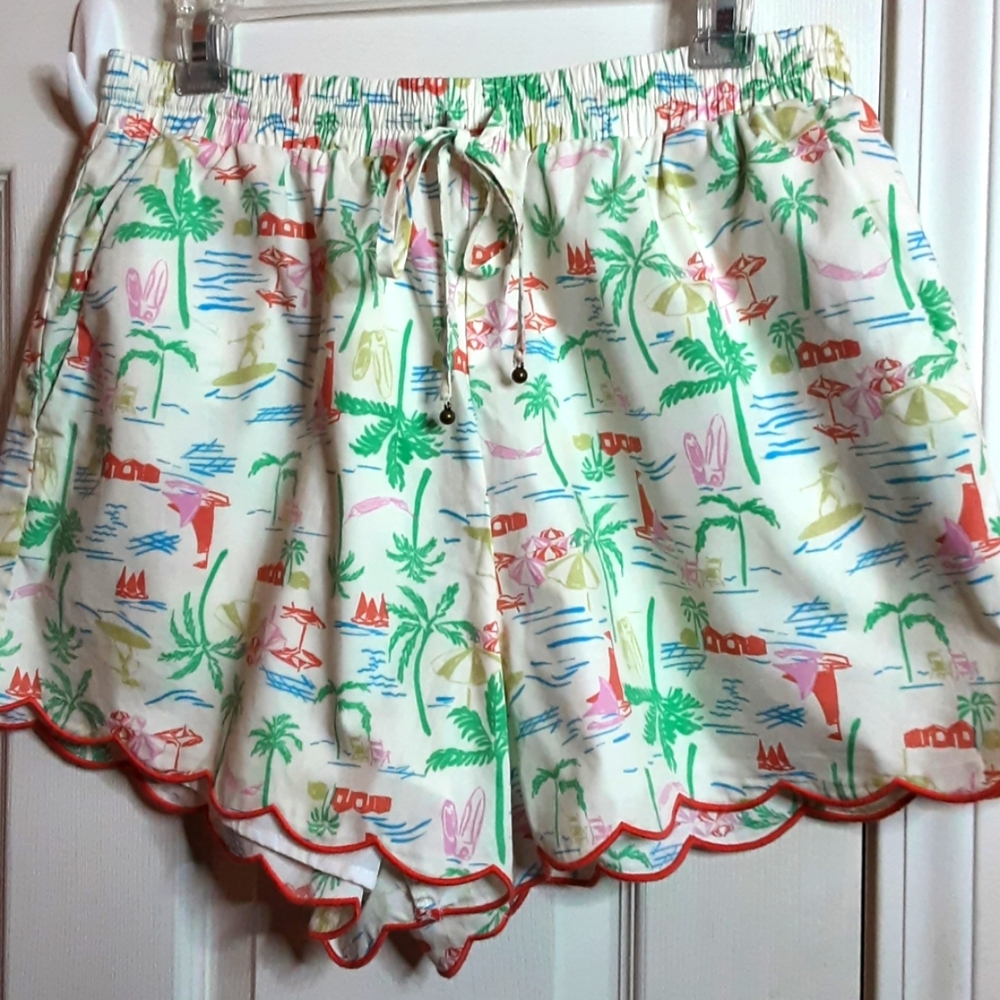 NWT KARLIE Seahorse Scalloped Shorts with Liner